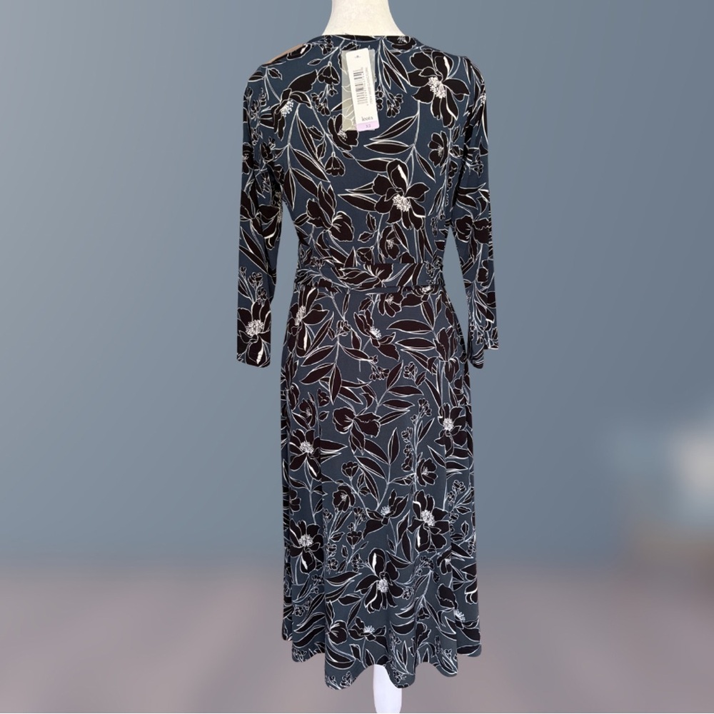 LAST CHANCE | NWT Leota Perfect Wrap Dress Classic Floral Dress - Picture 6 of 10